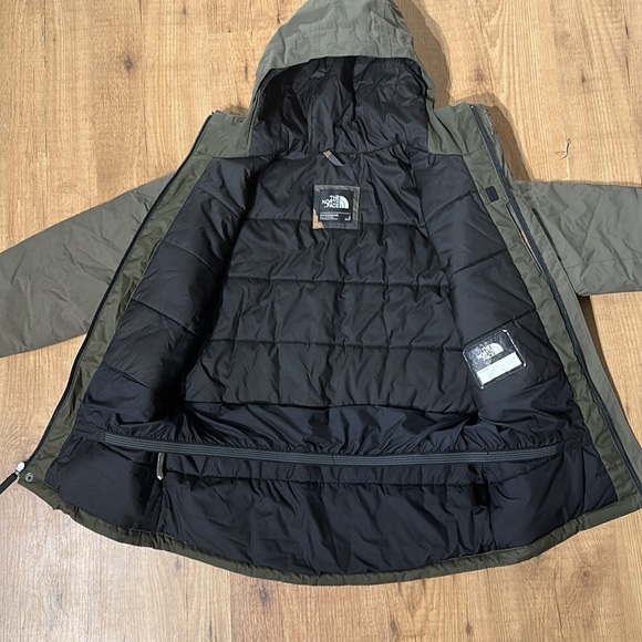 Youth - North Face Winter Ski/Snowboard Jacket. Size Large 14/16. EUC! - Picture 5 of 8